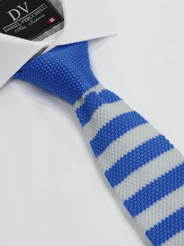 corbata CL8900-14 CELESTE A RAYAS CON BLANCO.......