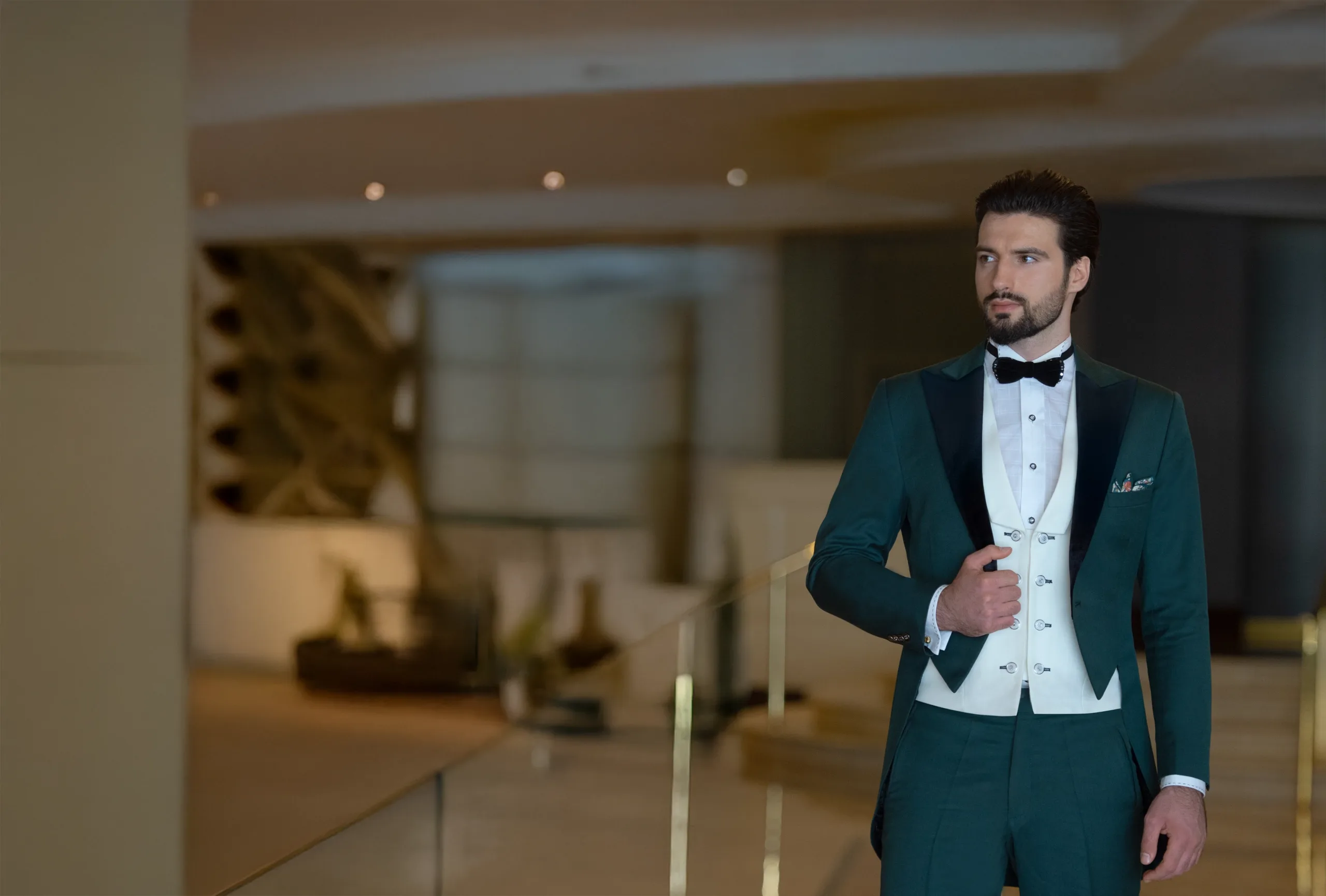 TH VERDE Frack 0 Novio Modelo.png edicion de solapa